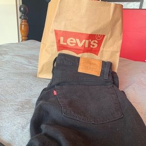 Levi’s black ribcage high rise jeans